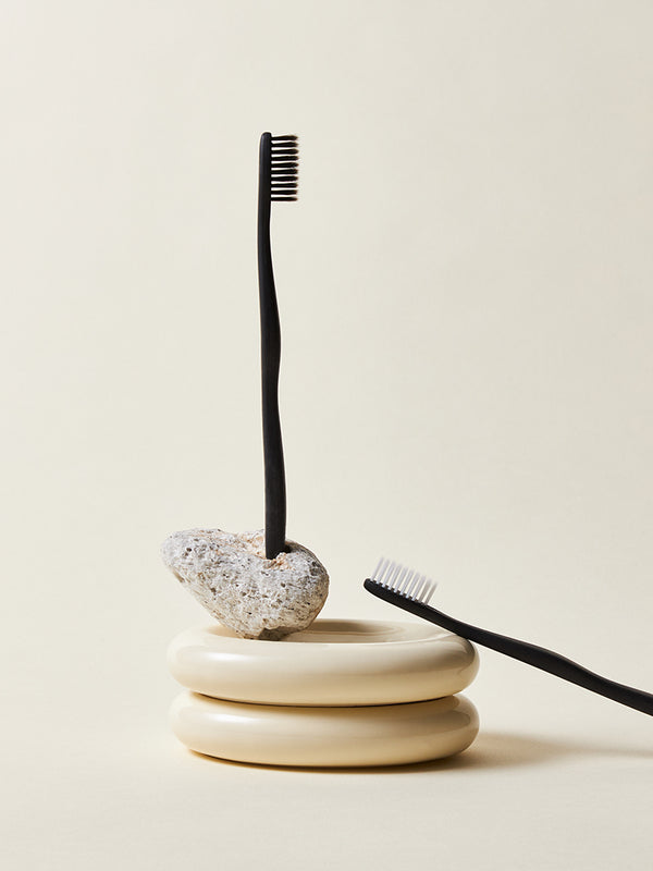 Plant-based Toothbrush 2-p - Sensitive Black/White